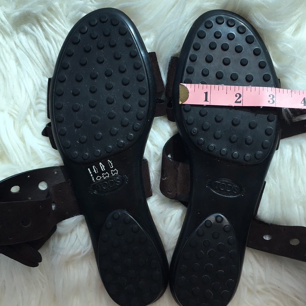 Tod’s Brown Suede “Forature” Cutout Sandals - Picture 5 of 10